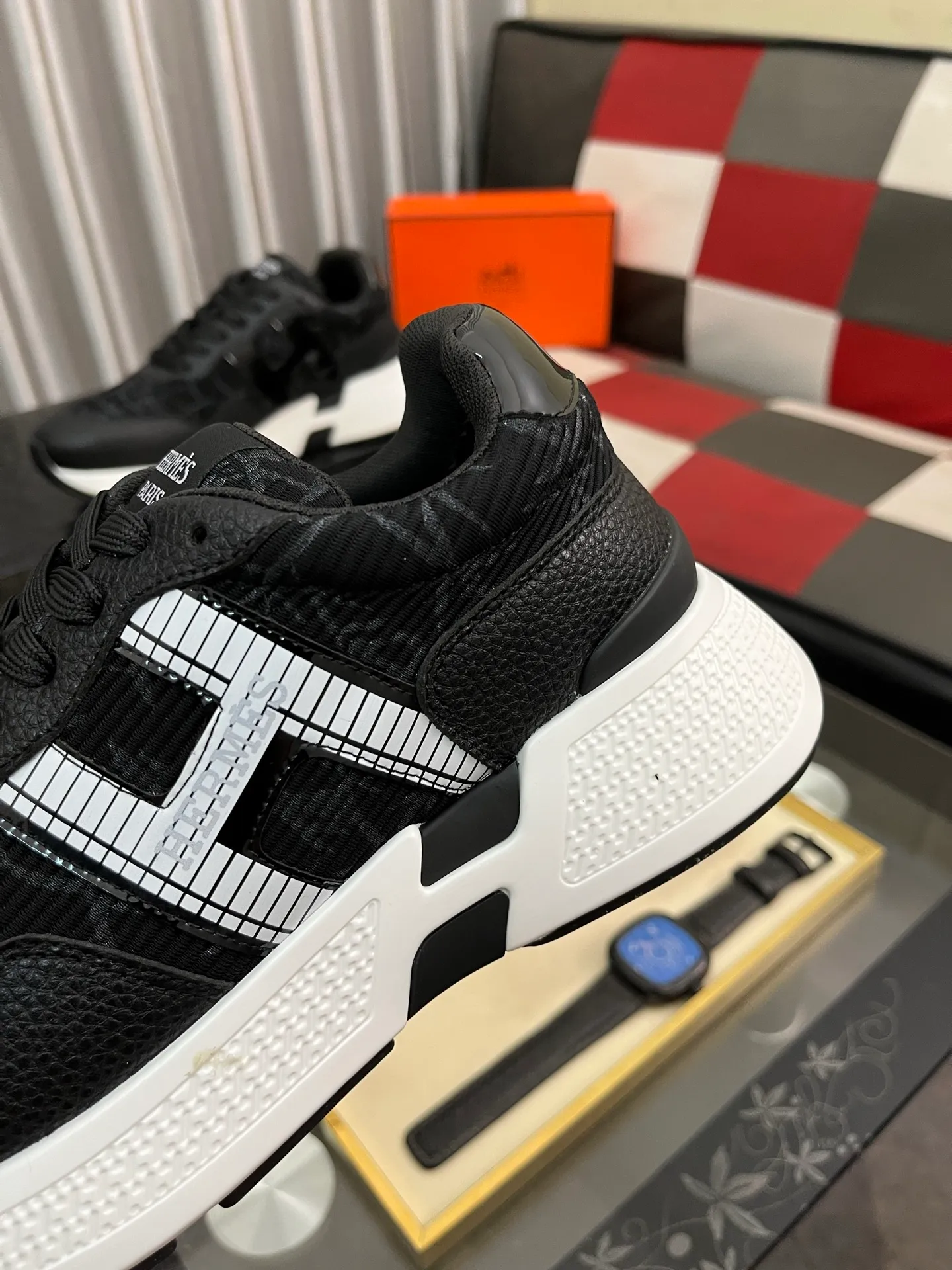 Men's shoes 💰540⌚️⌚️ HERMES/Hermès men's rest sneakers! -High-end quality original casual sports shoes -Upper: high nappa calfskin, forging technology, knitted fabric, shoe brand webbing, injection molded brand logo -Inner: foot pad; water-dyed cowhide -Outsole: ultra-light TPU·rubber; two-color molded outsole -Ultra-high quality control·fine workmanship: highlighted (high-end·luxury·grade) Size: 38-443️⃣Colors available